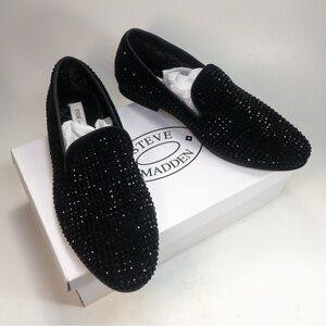 Brand new Steve Madden
Men's Caviar Rhinestone black shoes 9.5